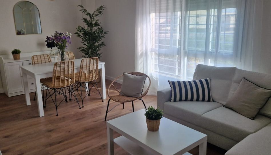 Flat for rent in Calle Austria, 9, El Cano - Los Bermejales, Sevilla Capital - image 1 Photo 1 of Flat for rent in Calle Austria, 9, El Cano - Los Bermejales, Sevilla Capital