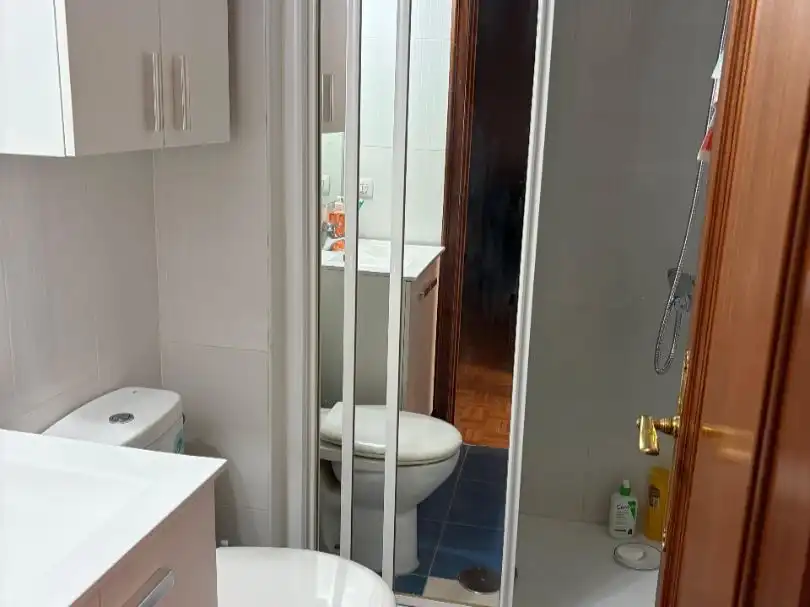 Bathroom of Flat for sale in  Madrid Capital  with Air Conditioner and Terrace