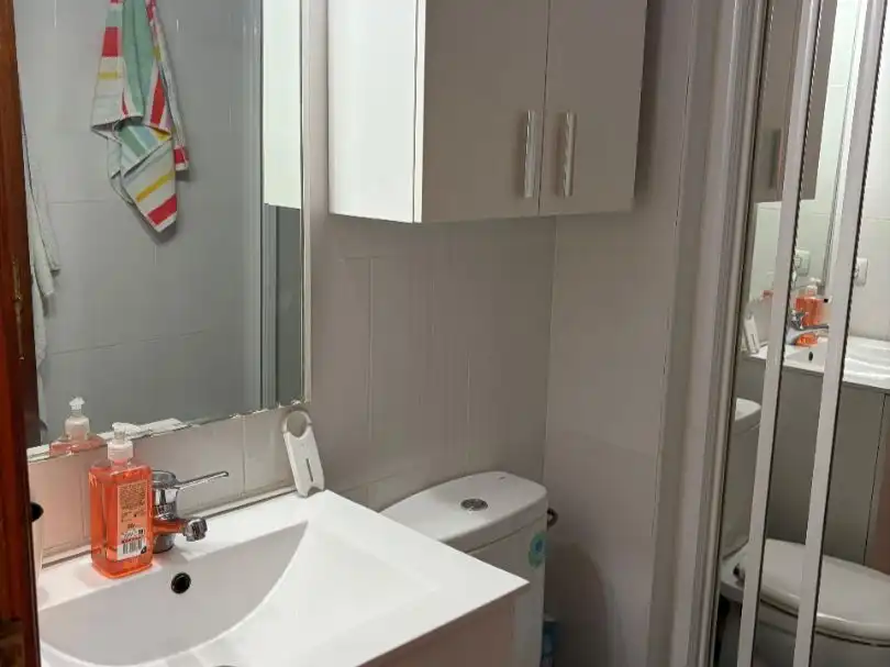 Bathroom of Flat for sale in  Madrid Capital  with Air Conditioner and Terrace