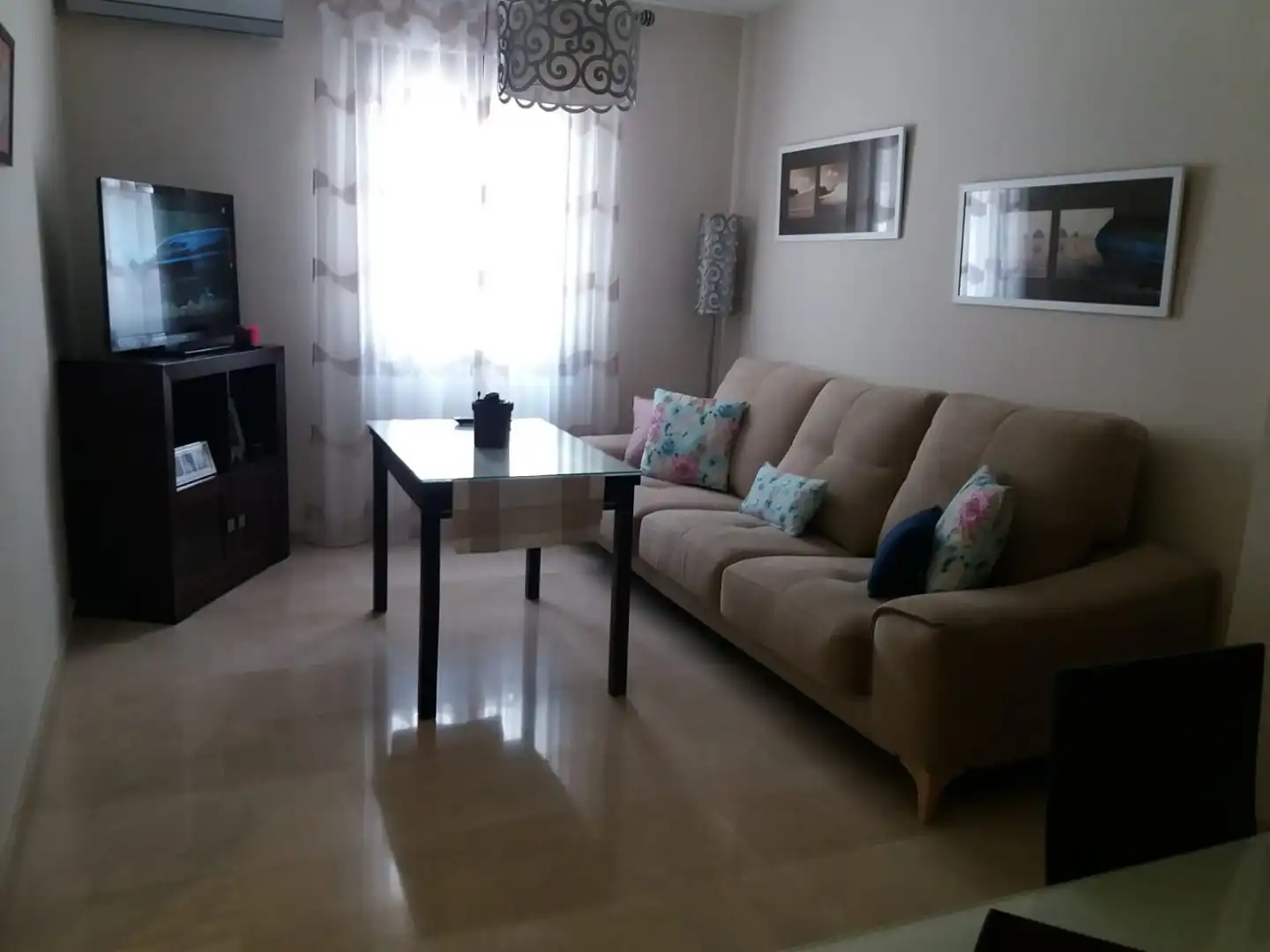 Sala de estar de Piso de alquiler en Priego de Córdoba con Aire acondicionado, Trastero y Amueblado