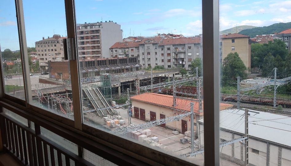 Piso en venta en Estación Kalea, 13, Pinar - Anaka - Belaskoenea, Irun - imagen 1 Foto 1 de Piso en venta en Estación Kalea, 13, Pinar - Anaka - Belaskoenea, Irun