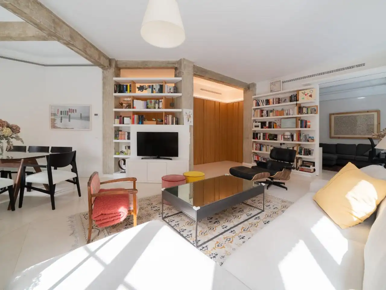 Sala d'estar de Pis en venda en  Madrid Capital amb Aire condicionat