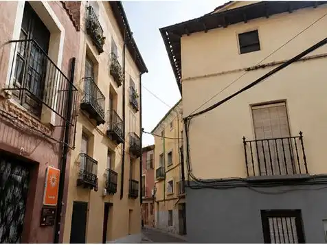 Piso en venta en Cuesta de la Catedral, 1, Calahorra Vista exterior de Piso en venta en Calahorra con Balcón
