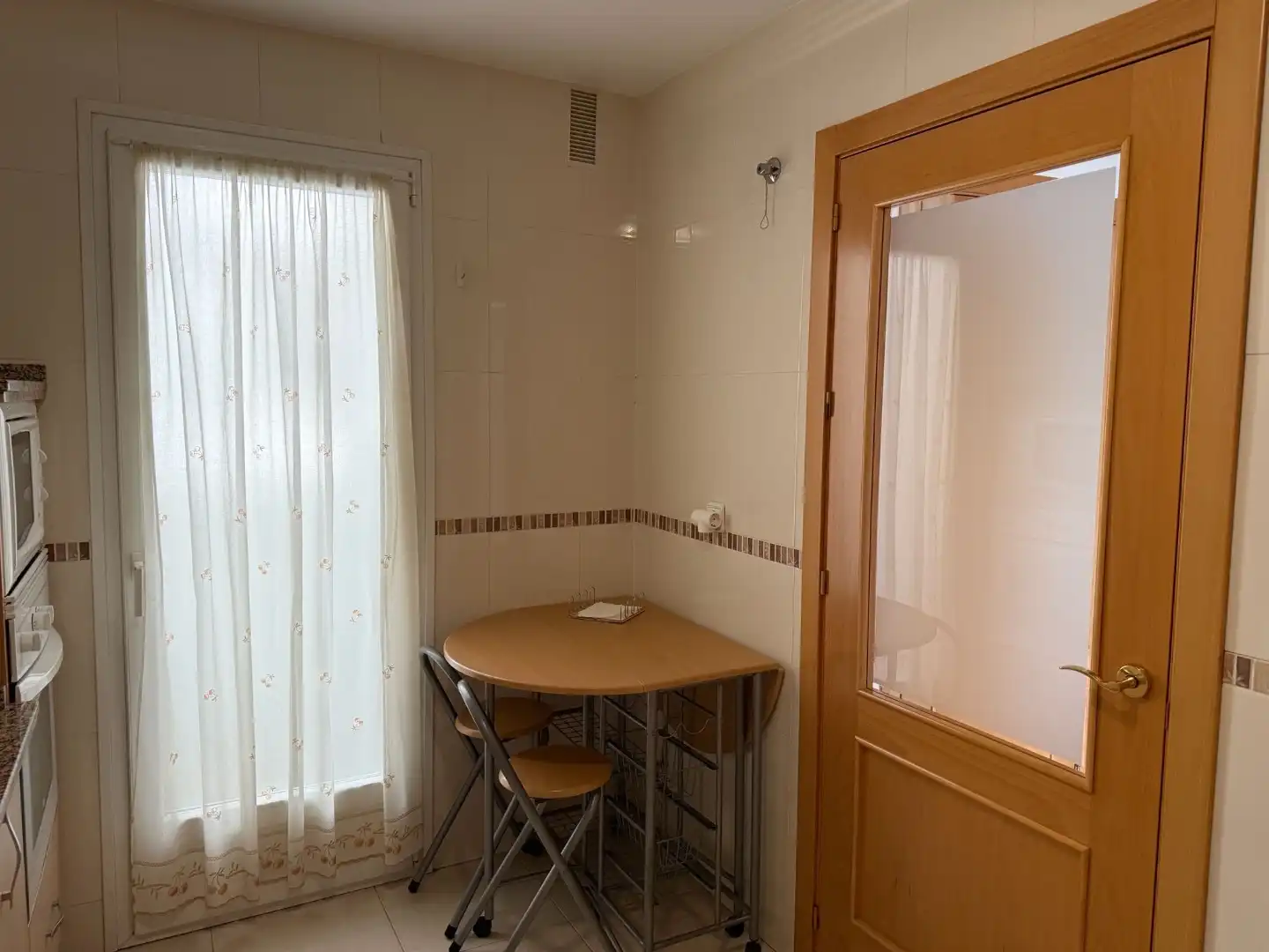 Apartamento de alquiler en Calle Gaspar Mendez, 9, Valdepasillas - La Paz - Huerta Rosales Cocina de Apartamento de alquiler en Badajoz con Aire acondicionado, Calefacción y Parquet