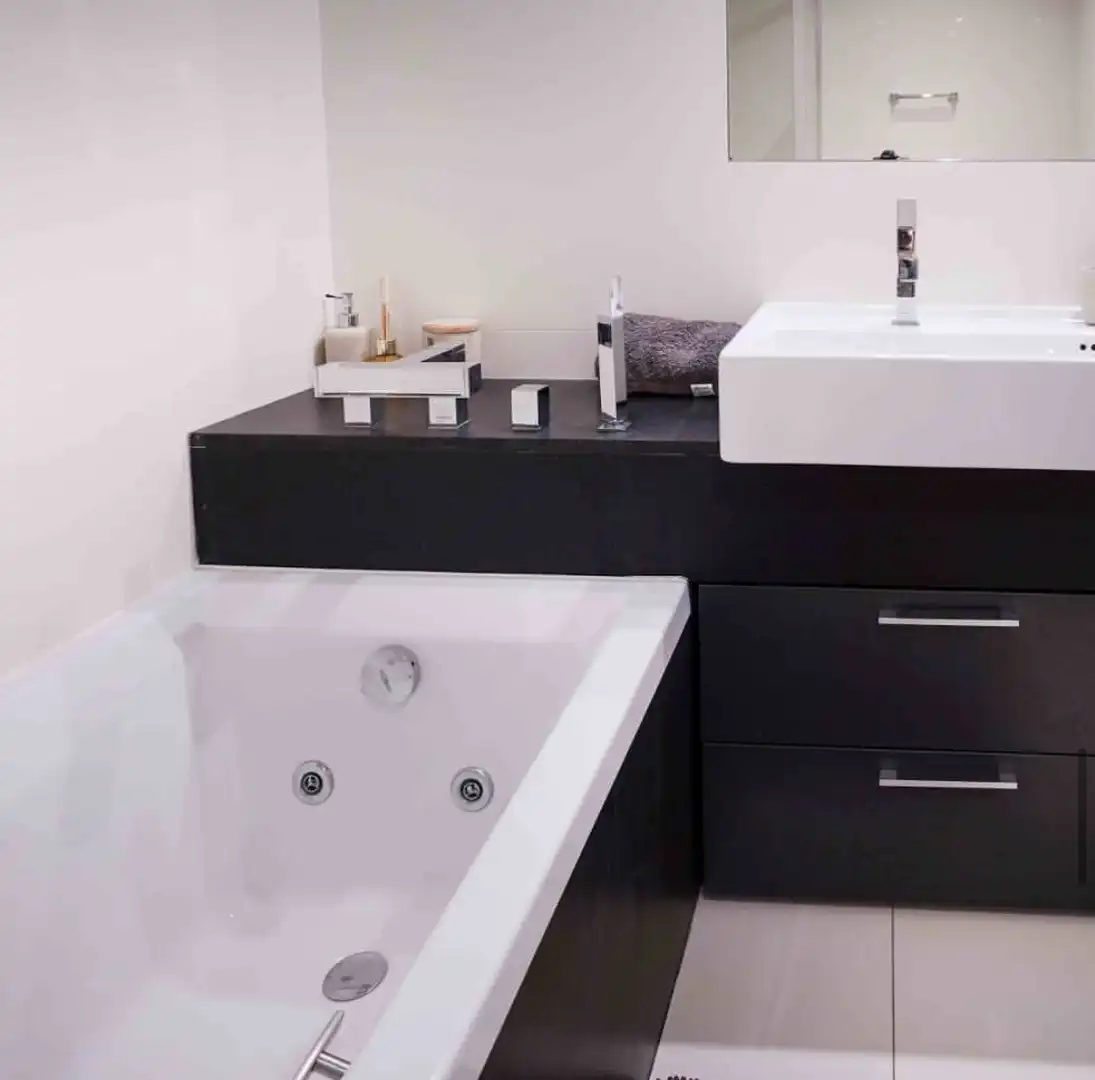 Flat for sale in Passeig de Garcia Fària, 83, Diagonal Mar i el Front Marítim del Poblenou Bathroom of Flat for sale in Barcelona Capital with Air Conditioner, Terrace and Swimming Pool