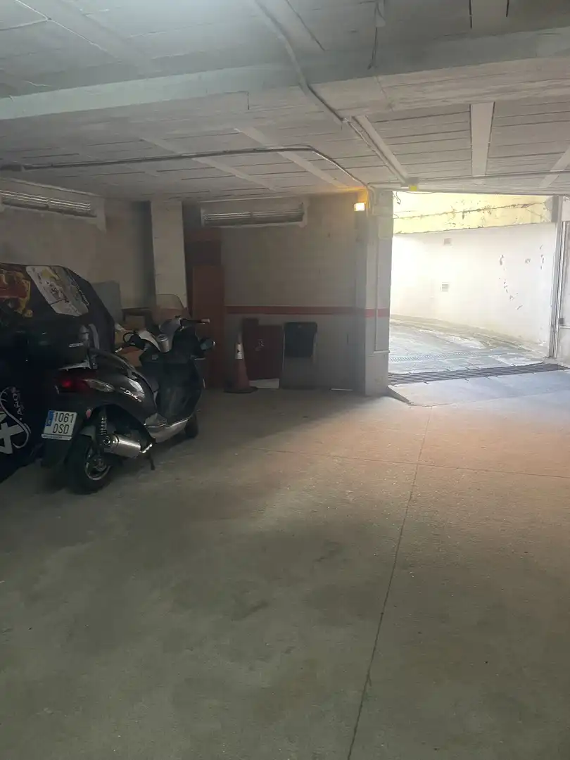 Parking of Garage for rent in Cangas 