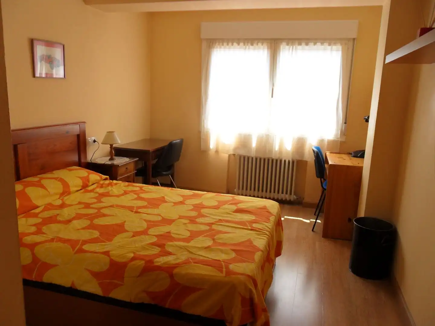 Room in Avenida Fernández Ladreda, 14, San Claudio - La Chantría Room in Avenida Fernández Ladreda, 14, San Claudio - La Chantría