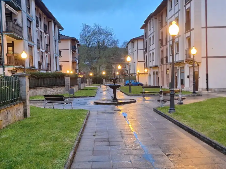 Vista exterior de Piso en venta en Irun  con Aire acondicionado y Terraza