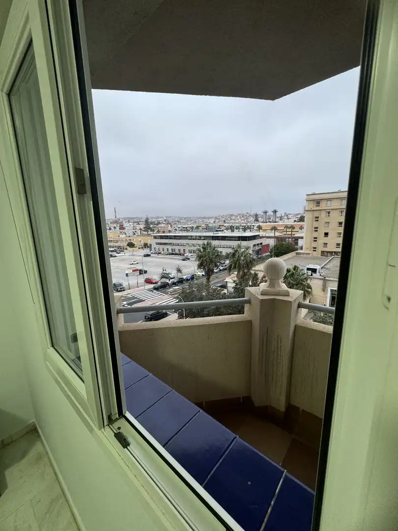 Piso de alquiler en Paseo Marítimo, Alcalde Rafael Ginel, San Lorenzo Terraza de Piso de alquiler en Melilla con Aire acondicionado, Calefacción y Jardín privado
