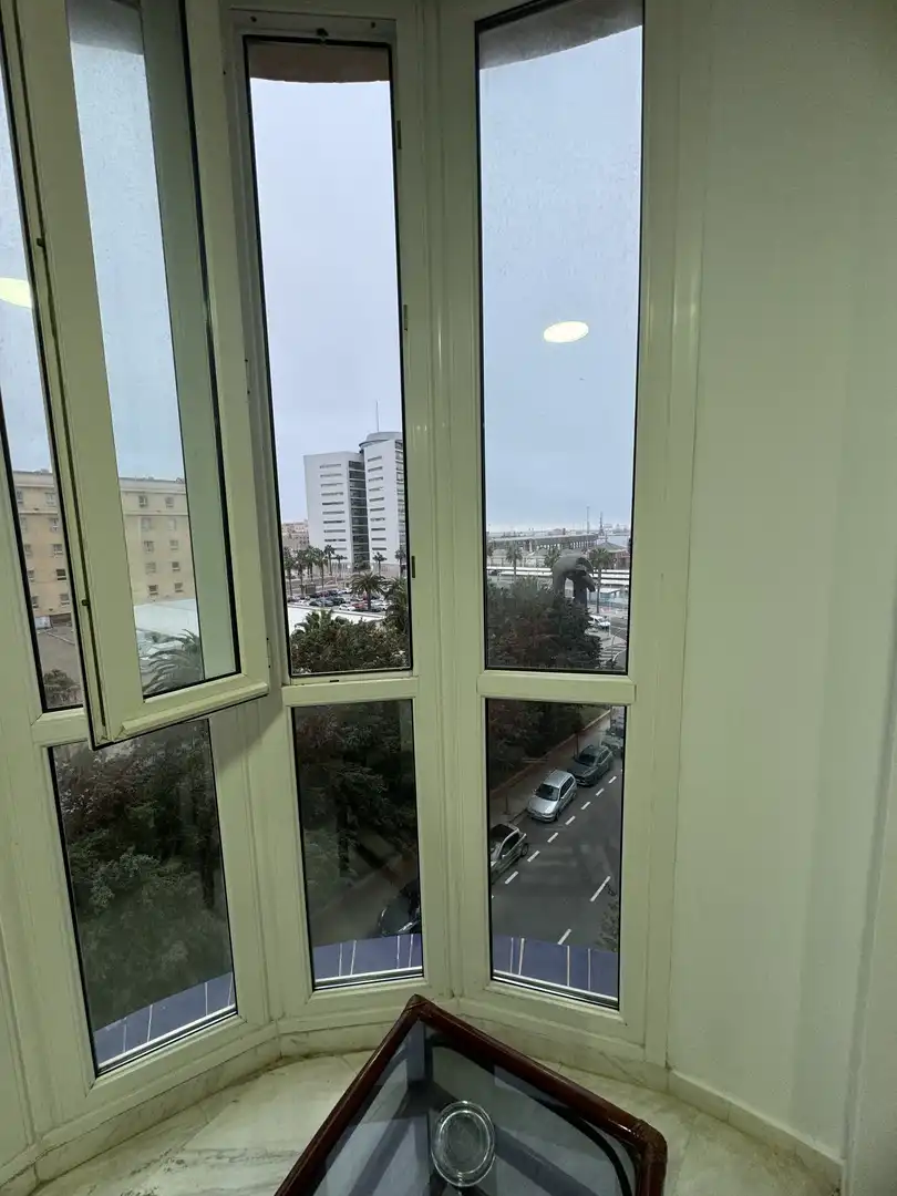 Piso de alquiler en Paseo Marítimo, Alcalde Rafael Ginel, San Lorenzo Terraza de Piso de alquiler en Melilla con Aire acondicionado, Calefacción y Jardín privado