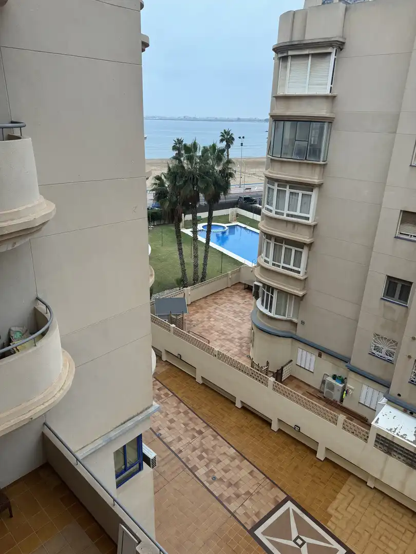 Piso de alquiler en Paseo Marítimo, Alcalde Rafael Ginel, San Lorenzo Piscina de Piso de alquiler en Melilla con Aire acondicionado, Calefacción y Jardín privado
