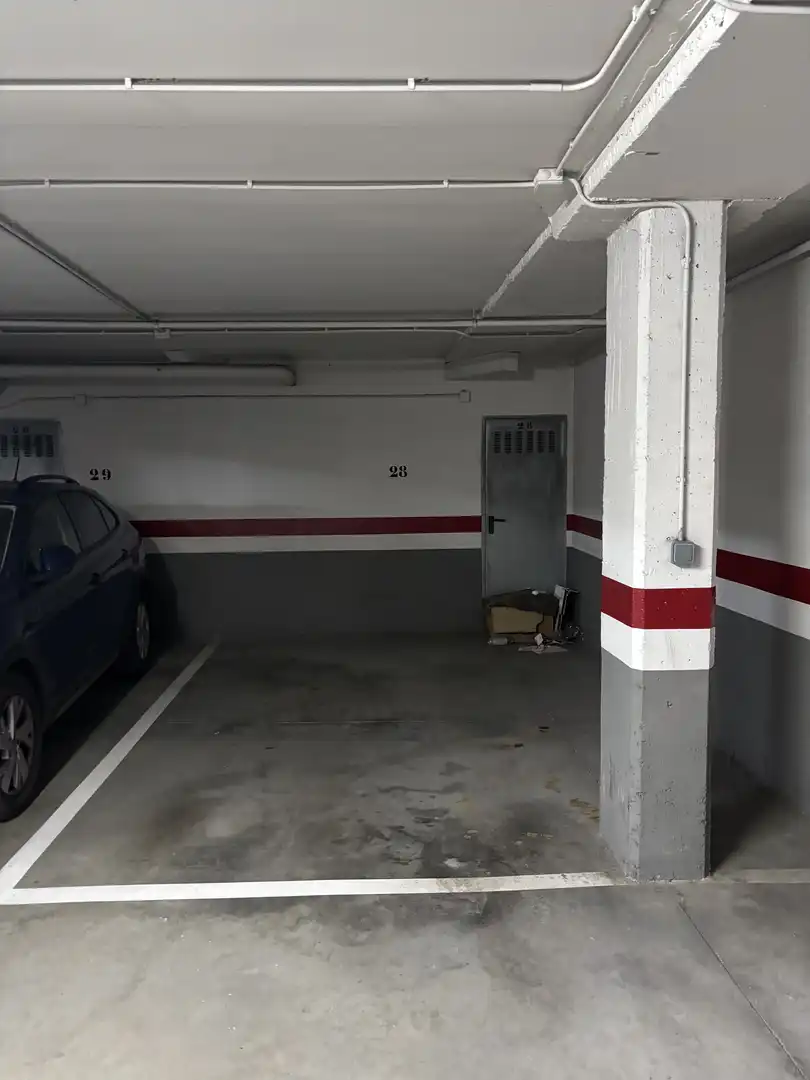 Parking de Piso en venta en Grijota con Calefacción, Jardín privado y Terraza