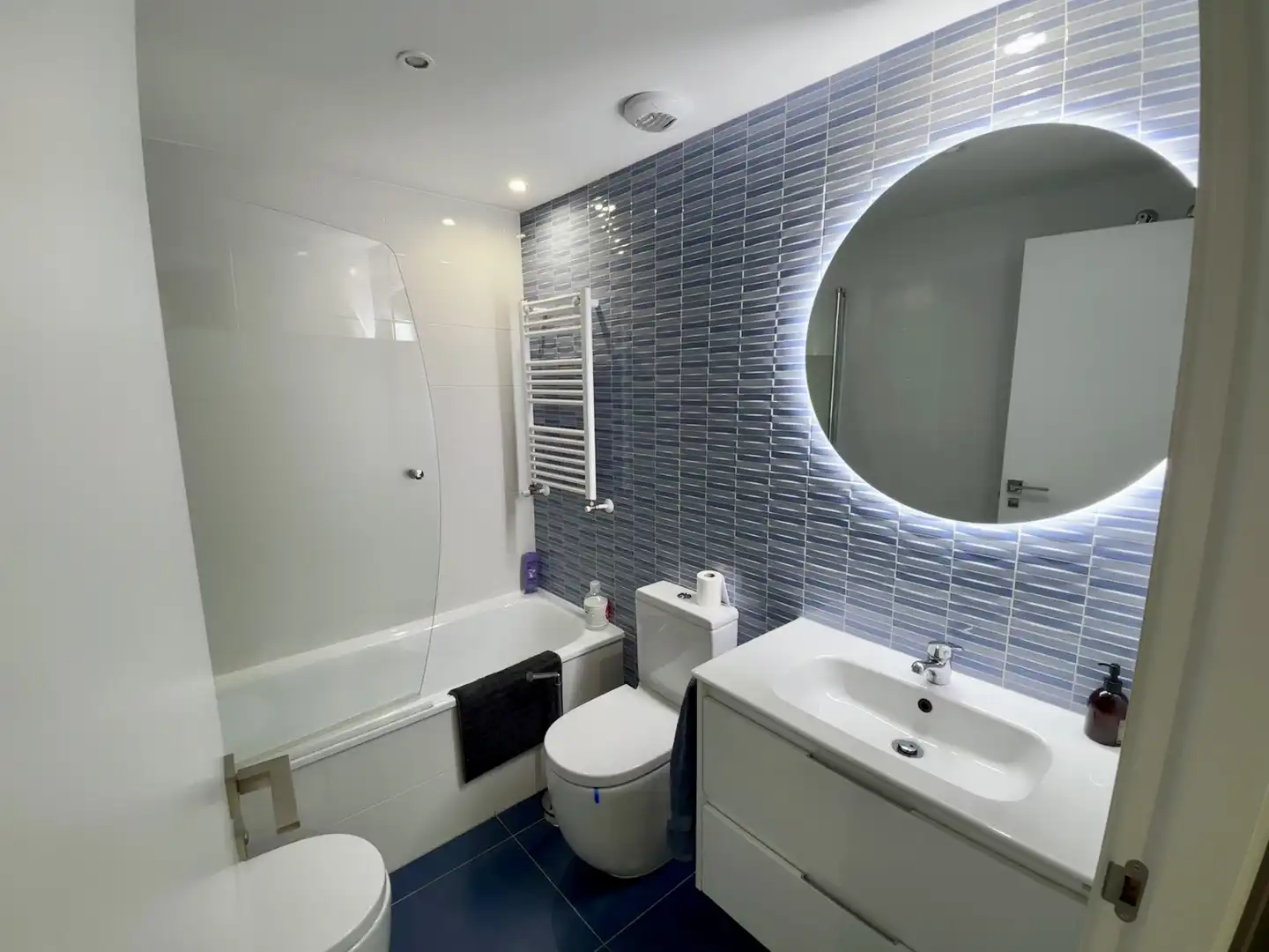 Zimmer in Avenida los Almendros, 298, Urbanizaciones Badezimmer von Wohnung zur untervermieten in Rivas-Vaciamadrid mit Heizung, Terrasse und Schwimmbad