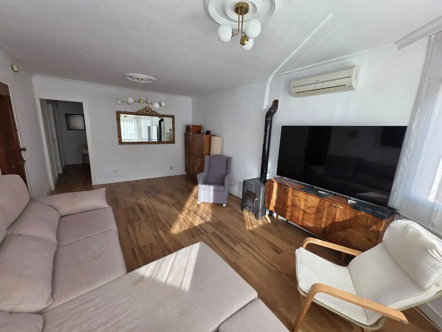 Wohnzimmer von Einfamilien-Reihenhaus zum Verkauf in La Unión mit Klimaanlage und Terrasse