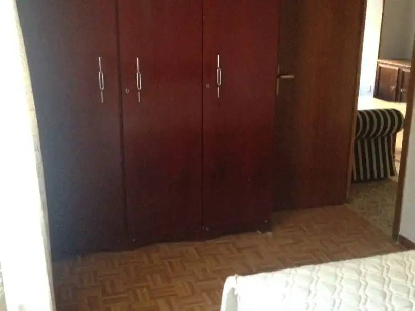 Pis de lloguer a Calle Oliana, 2, Pinar del Rey Dormitori de Pis de lloguer en Madrid amb Moblat