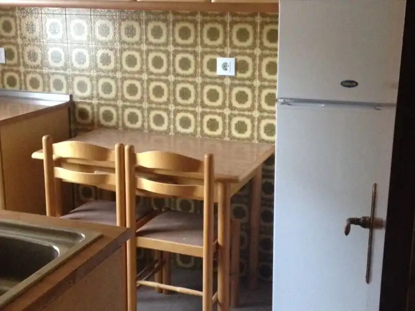 Pis de lloguer a Calle Oliana, 2, Pinar del Rey Cuina de Pis de lloguer en Madrid amb Moblat