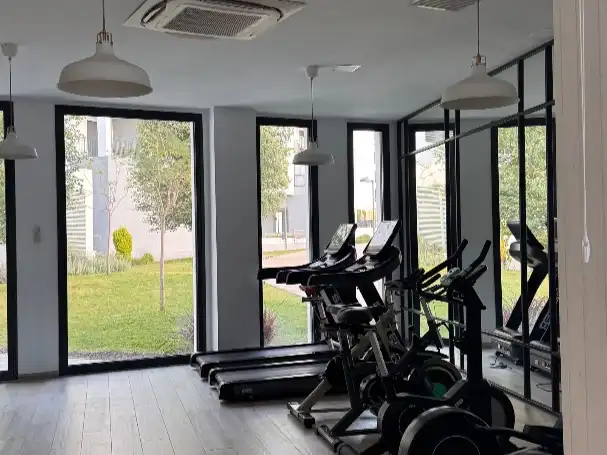 Wohnung zur Miete in Dos Hermanas mit Klimaanlage, Terrasse und Schwimmbad