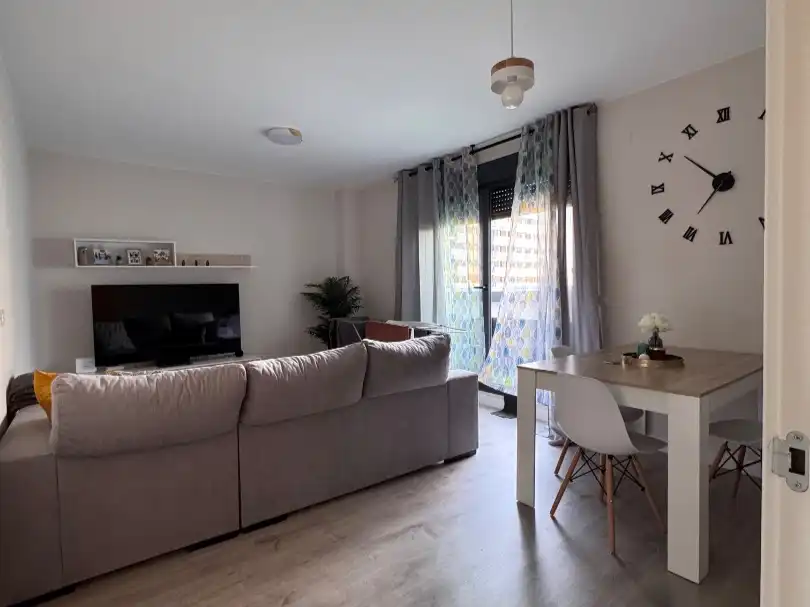 Wohnzimmer von Wohnung zur Miete in Dos Hermanas mit Klimaanlage, Terrasse und Schwimmbad