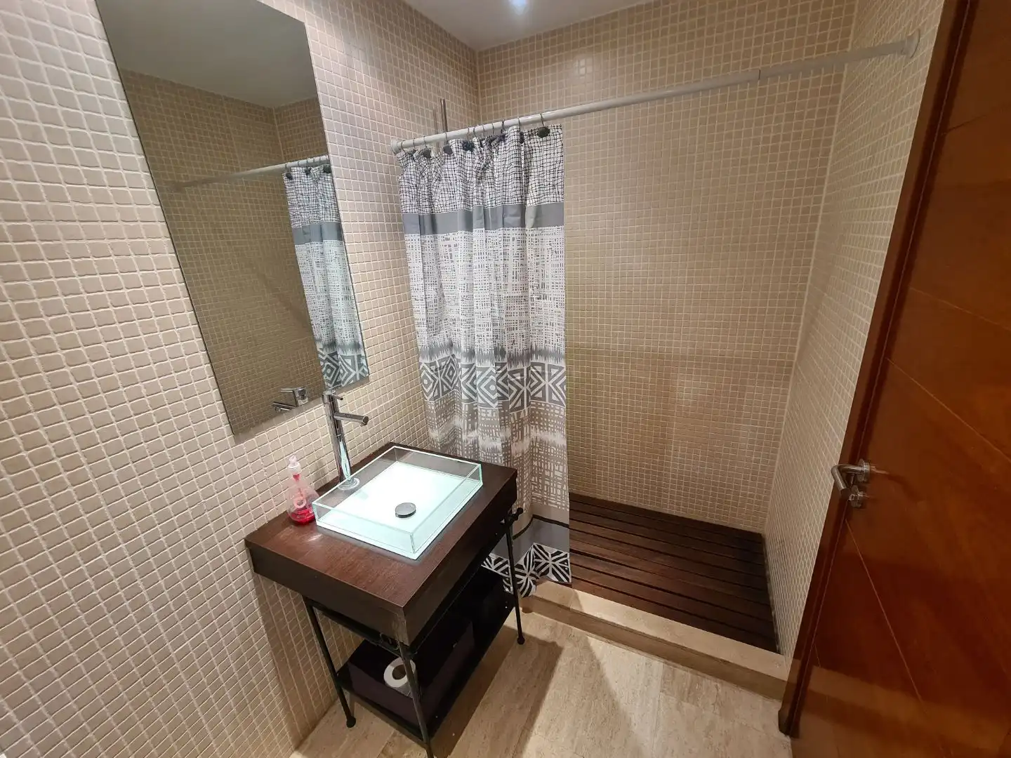 Baño de Piso de alquiler en Madrid con Aire acondicionado, Calefacción y Parquet