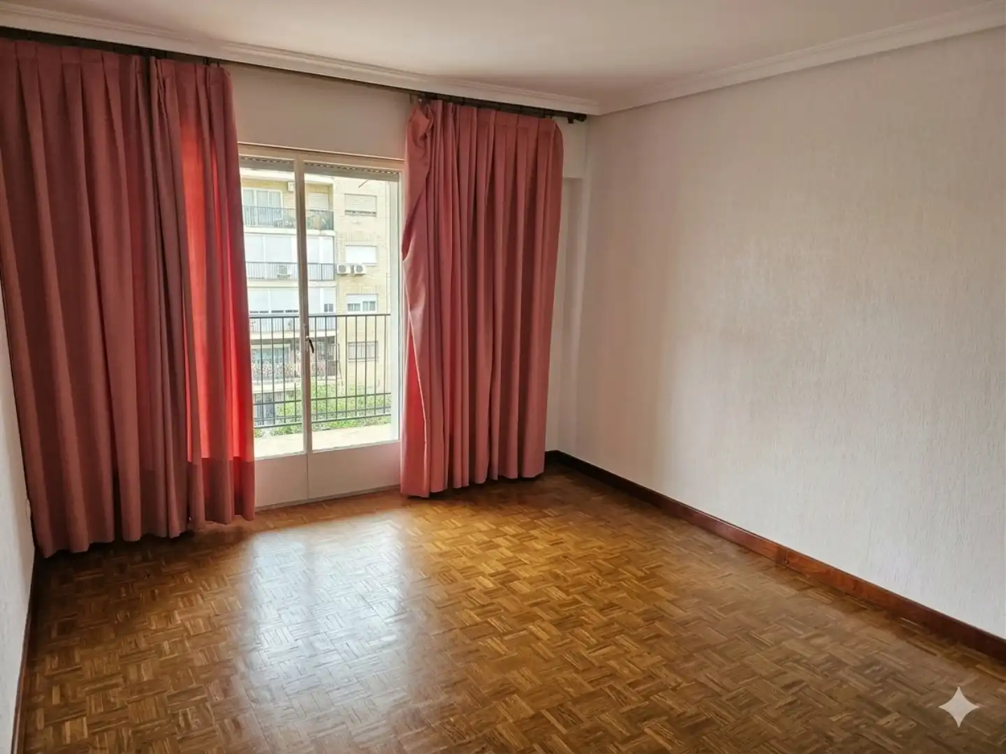 Bedroom of Flat for sale in Sevilla  with Heating, Private garden and Parquet flooring