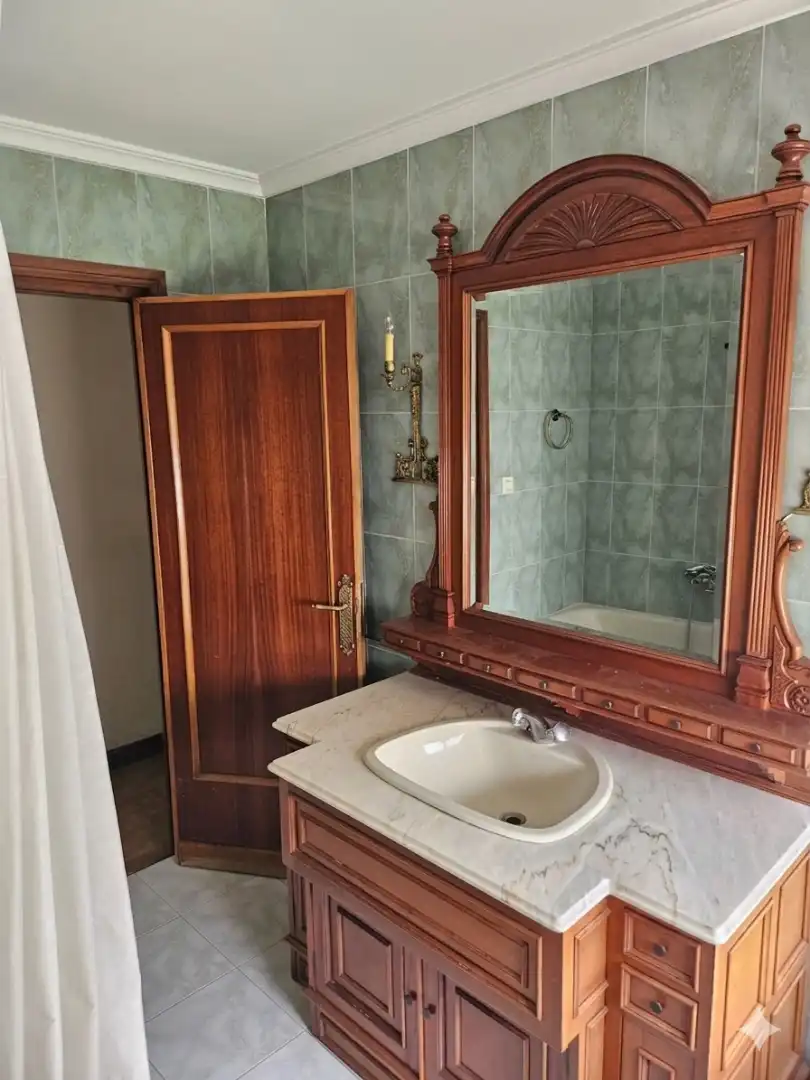 Bathroom of Flat for sale in Sevilla  with Heating, Private garden and Parquet flooring