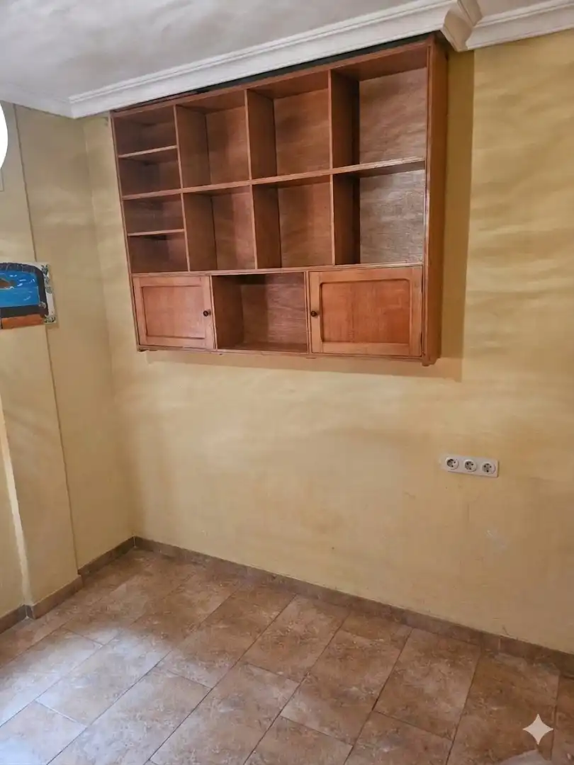 Kitchen of Flat for sale in Sevilla  with Heating, Private garden and Parquet flooring