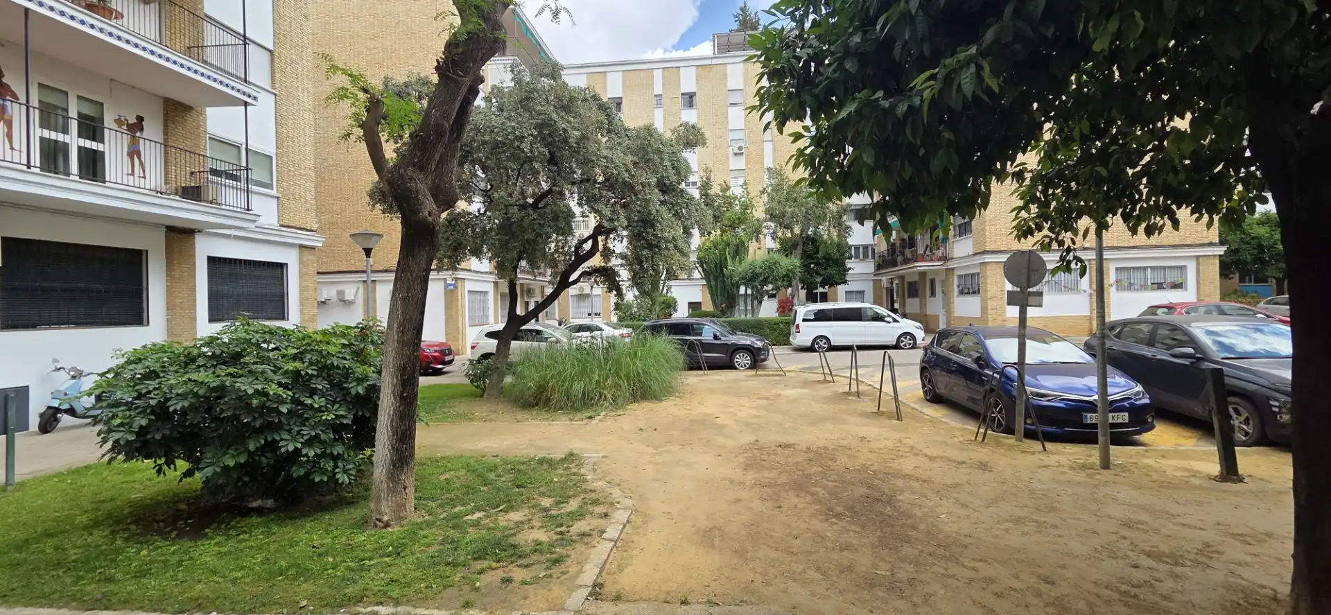 Parking of Flat for sale in Sevilla  with Heating, Private garden and Parquet flooring