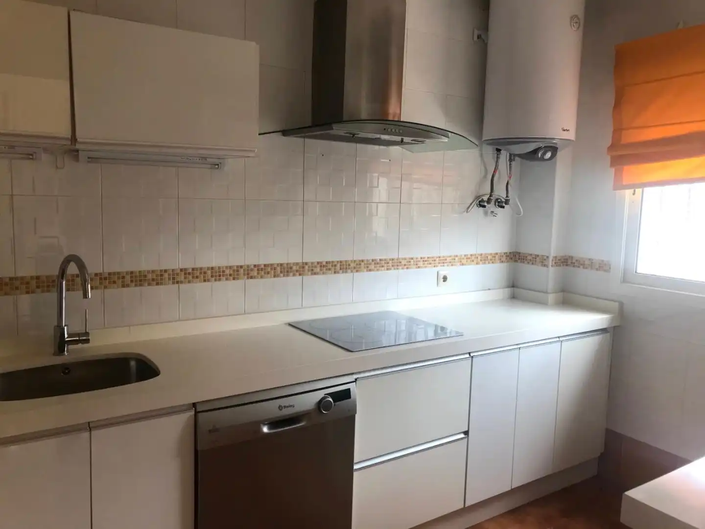 Cuina de Pis en venda en La Carlota amb Aire condicionat, Calefacció i Jardí privat