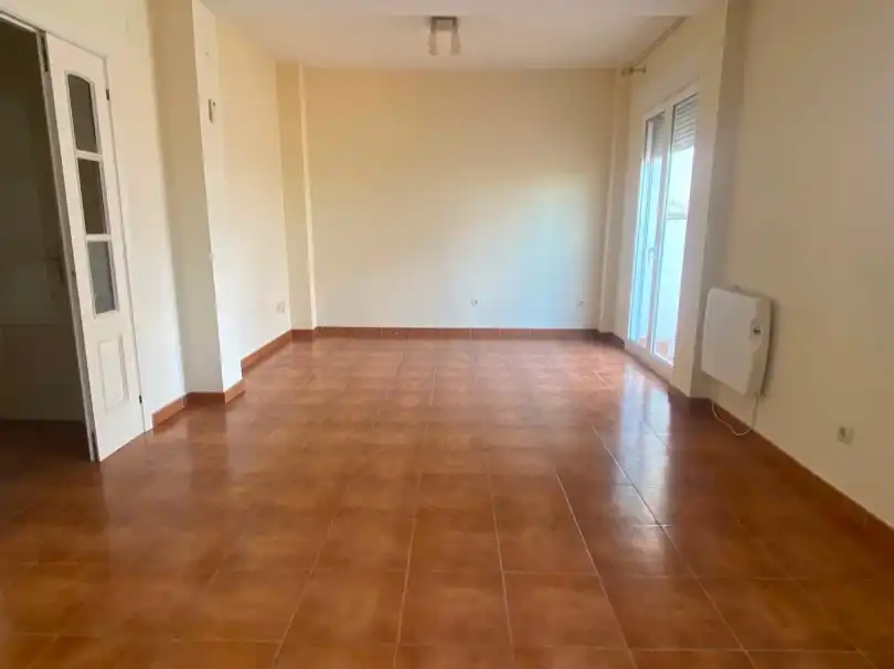 Wohnzimmer von Wohnung zum Verkauf in La Carlota mit Klimaanlage, Heizung und Privatgarten