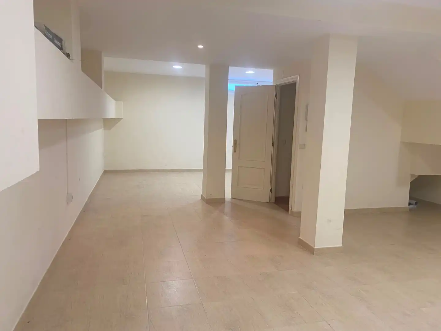 Wohnung zum Verkauf in La Carlota mit Klimaanlage, Heizung und Privatgarten