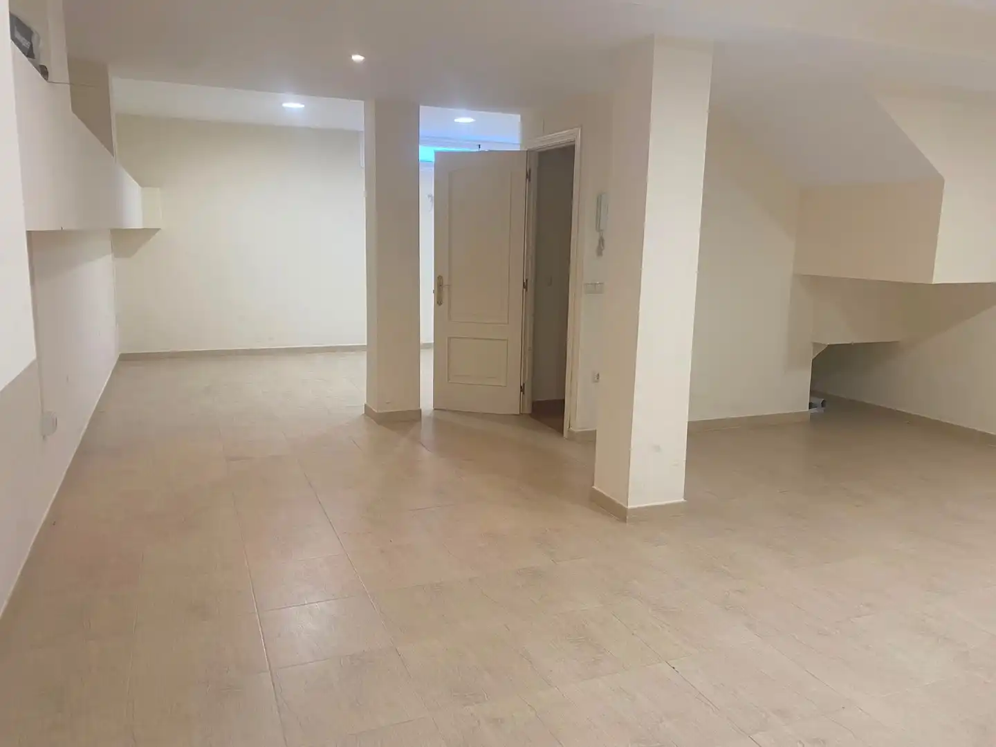 Wohnung zum Verkauf in La Carlota mit Klimaanlage, Heizung und Privatgarten