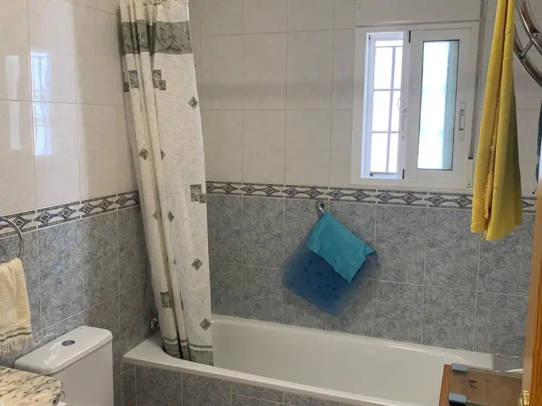 Piso en venta en Calle Holanda, 15, Bigastro Baño de Piso en venta en Bigastro con Aire acondicionado, Calefacción y Jardín privado