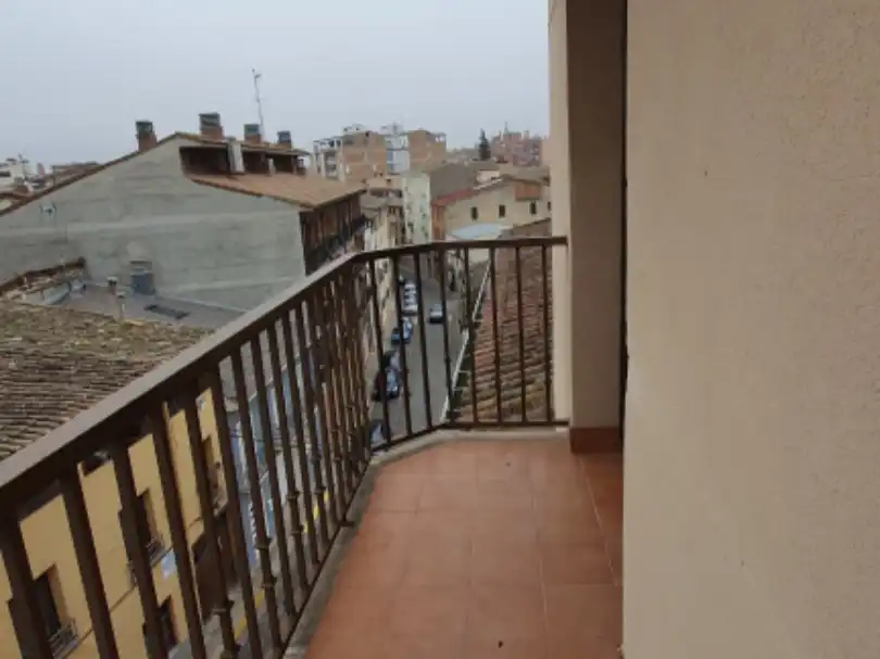 Pis en venda a Avenida Virgen del Pueyo, 18, Barbastro Terrassa de Pis en venda en Barbastro amb Calefacció, Moblat i Balcó