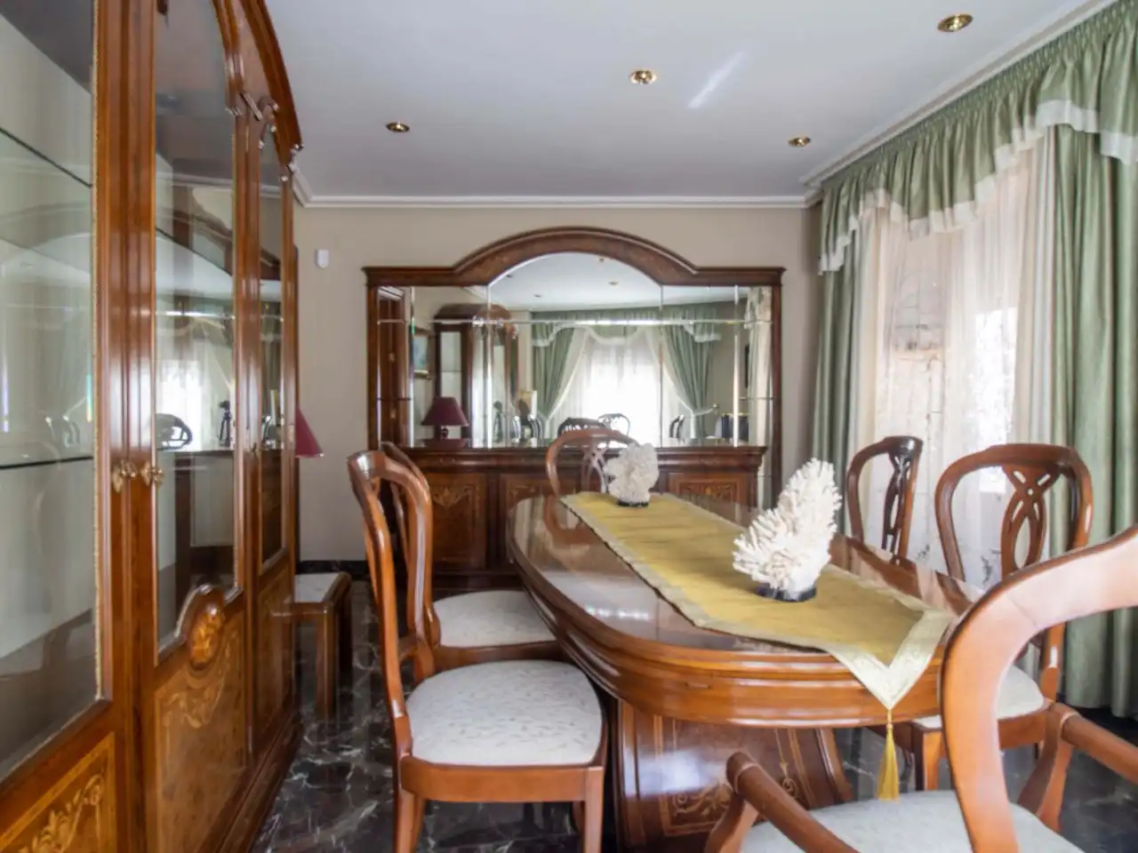Detached homes for sale in Calle Cronista Cazabán, 5, Úbeda Dining room of Detached homes for sale in Úbeda with Air Conditioner, Heating and Terrace