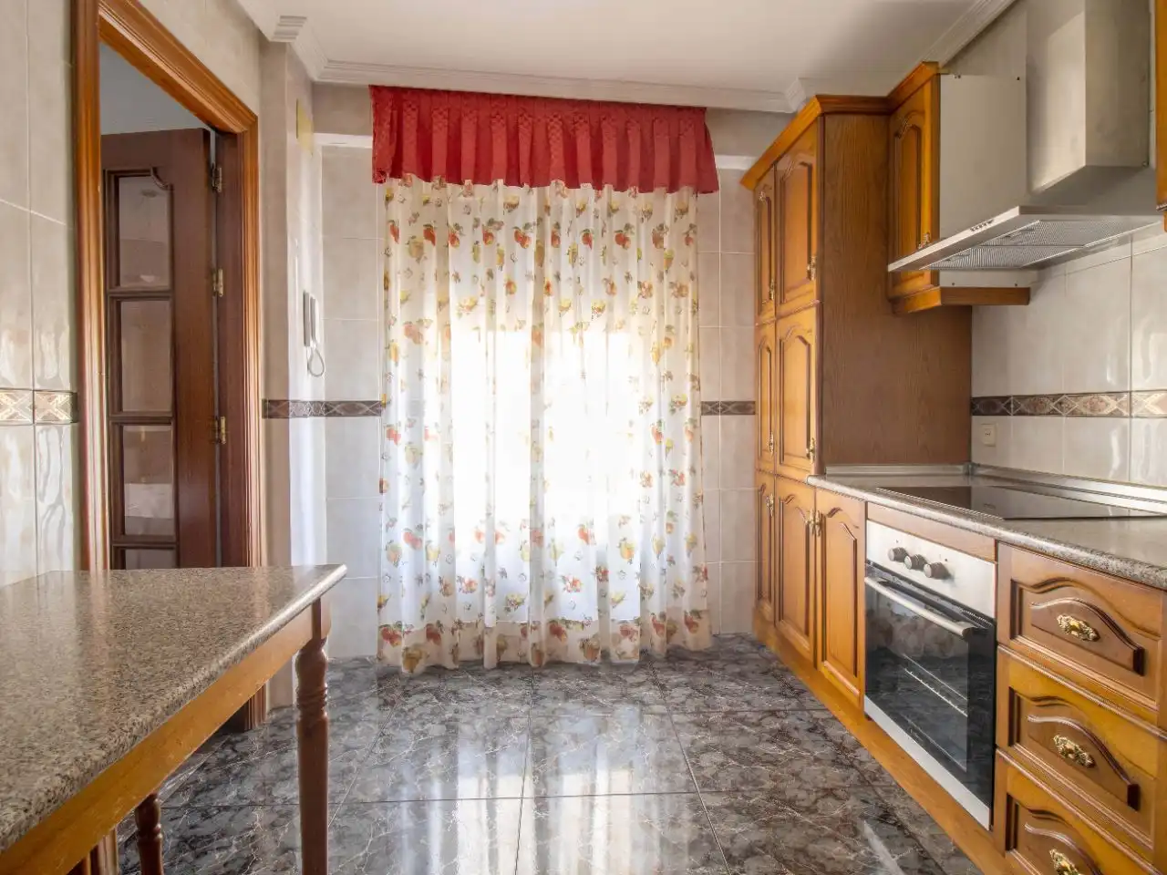Detached homes for sale in Calle Cronista Cazabán, 5, Úbeda Kitchen of Detached homes for sale in Úbeda with Air Conditioner, Heating and Terrace