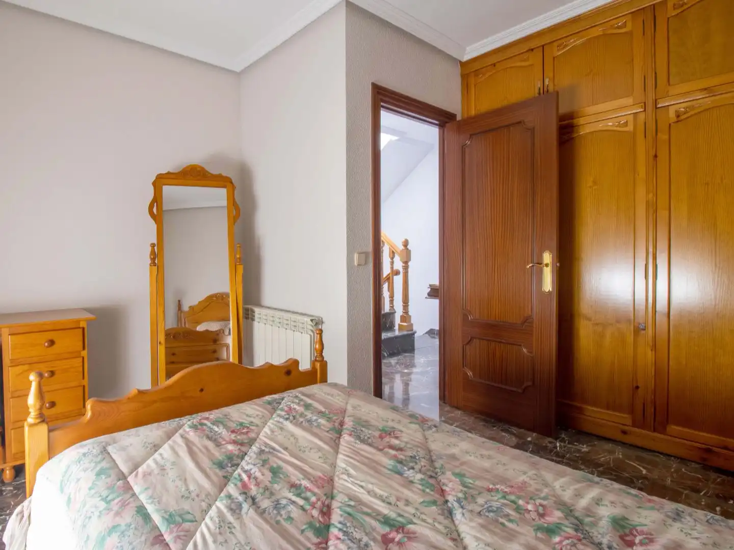 Detached homes for sale in Calle Cronista Cazabán, 5, Úbeda Bedroom of Detached homes for sale in Úbeda with Air Conditioner, Heating and Terrace