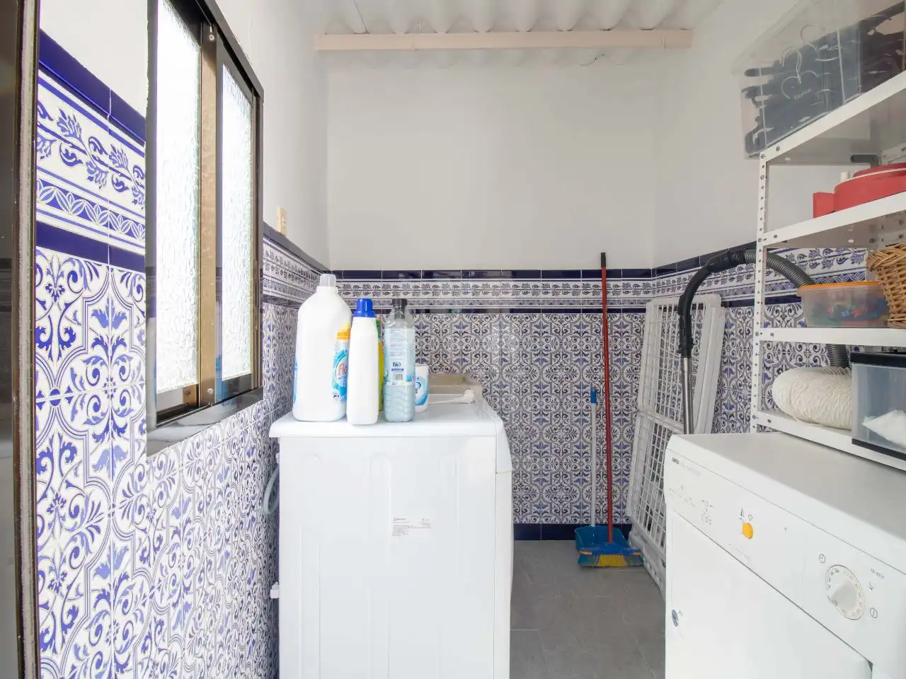 Detached homes for sale in Calle Cronista Cazabán, 5, Úbeda Bathroom of Detached homes for sale in Úbeda with Air Conditioner, Heating and Terrace