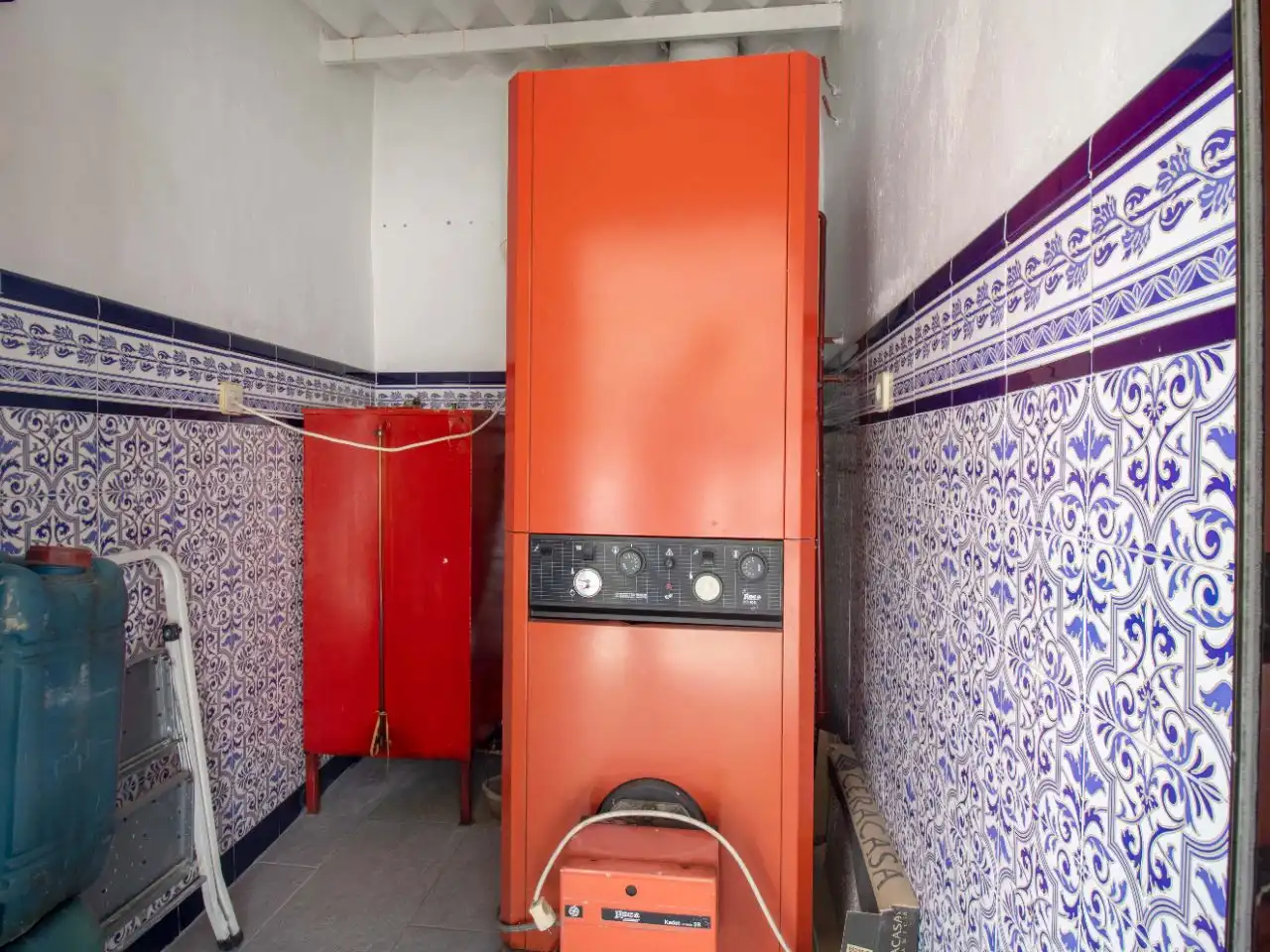 Detached homes for sale in Calle Cronista Cazabán, 5, Úbeda Bathroom of Detached homes for sale in Úbeda with Air Conditioner, Heating and Terrace