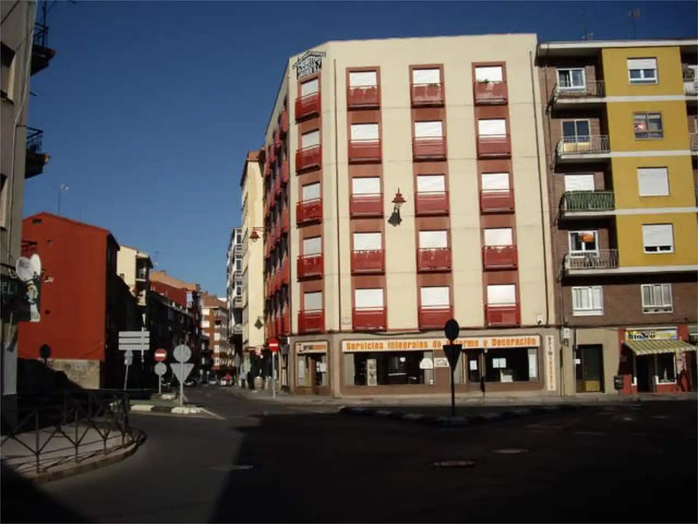 Pis de lloguer a El Ejido - Santa Ana Vista exterior de Pis de lloguer en León Capital amb Calefacció, Terrassa i Moblat