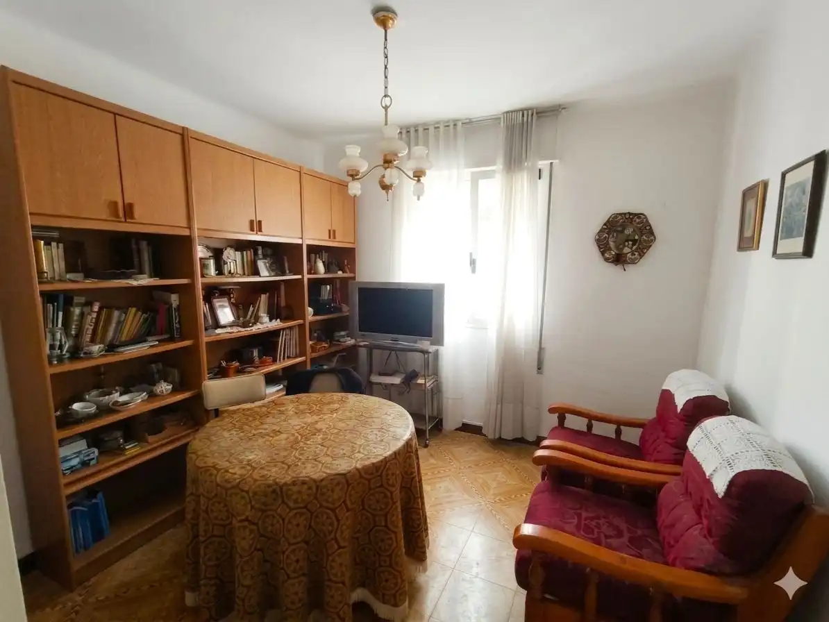 Pis en venda a Rúa Caravel, 3, Teis Sala d'estar de Pis en venda en Vigo amb Terrassa, Traster i Moblat
