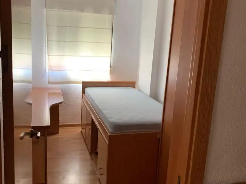 Pis en venda a Plaza de la Venta, 3, Nuevo Parque - Los Rosales - Tráfico Pesado Dormitori de Pis en venda en Huelva Capital amb Aire condicionat i Balcó