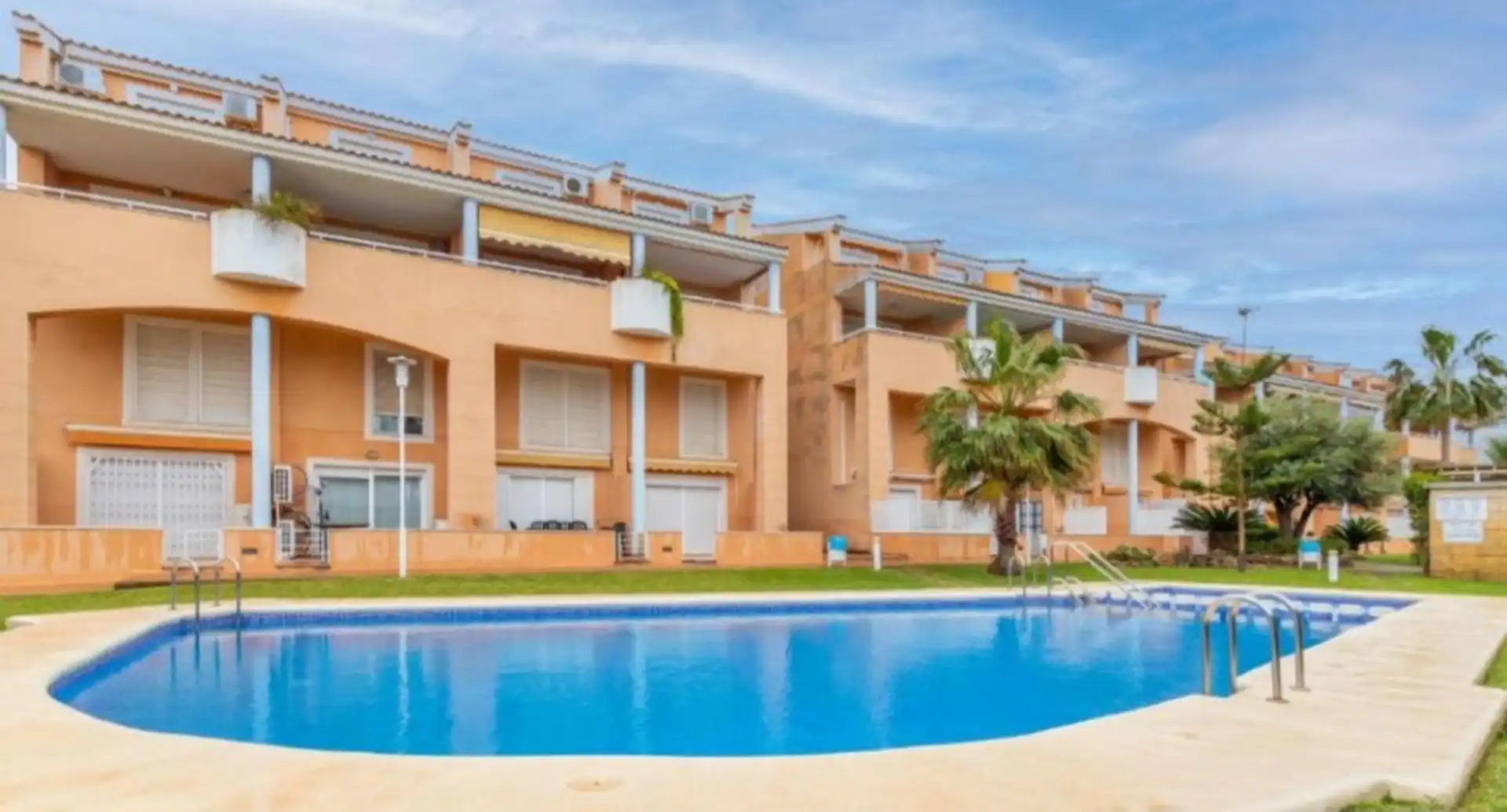 Flat for rent in Calle Esparta, 9, Montañar - El Arenal Exterior view of Flat for rent in Jávea / Xàbia with Terrace and Swimming Pool