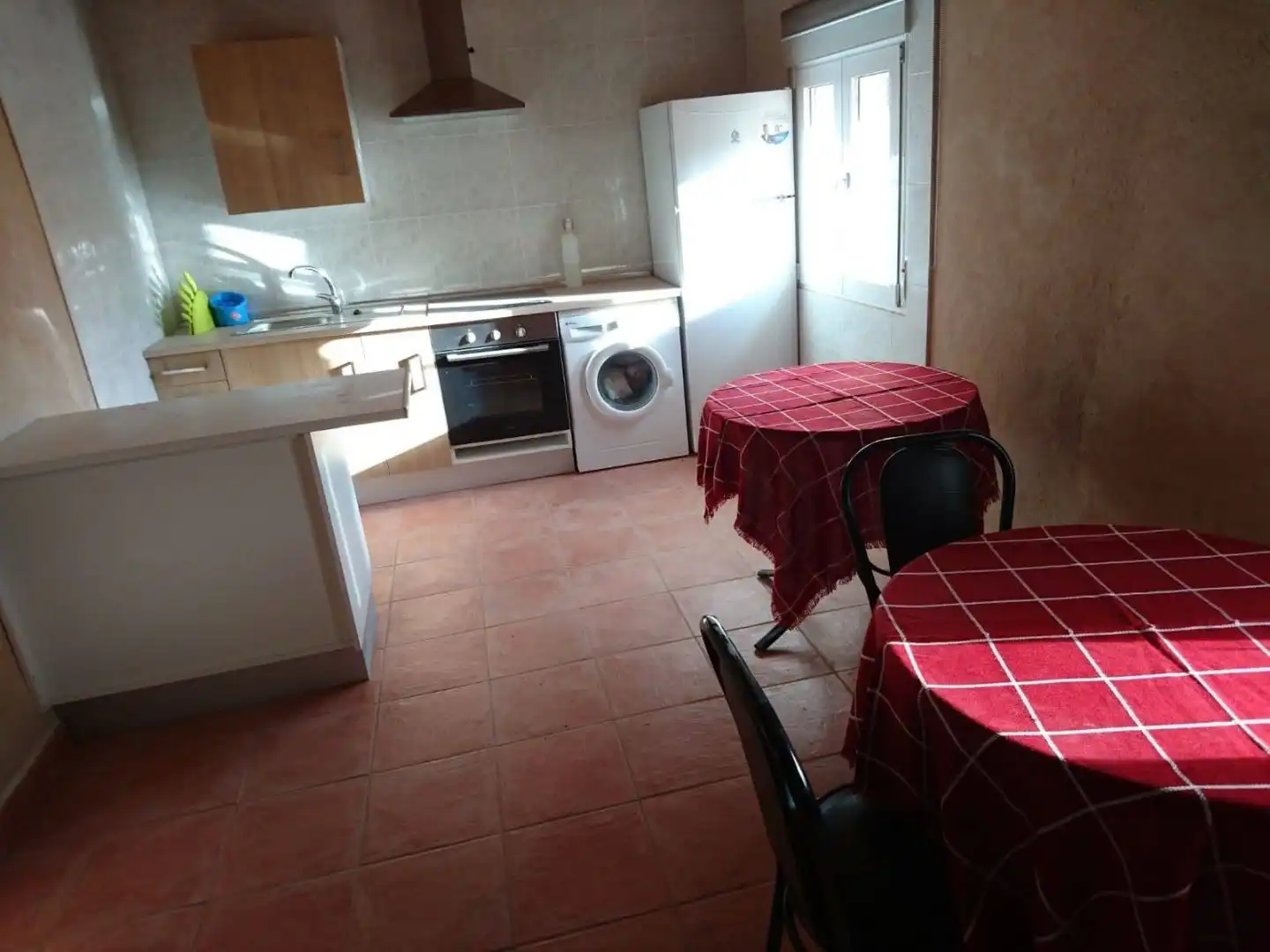 Casa o xalet en venda a Calle Mayor, 3, Pozorrubielos de la Mancha Cuina de Casa o xalet en venda en Pozorrubielos de la Mancha