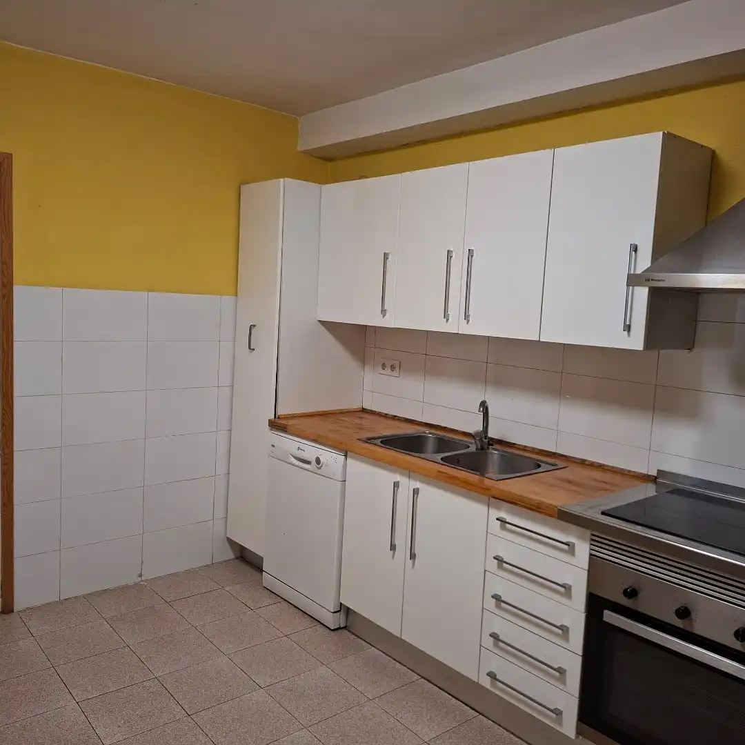 Flat for sale in Calle Marquesa de Zenete, 71, Ayora Kitchen of Flat for sale in Ayora with Heating, Terrace and Storage room