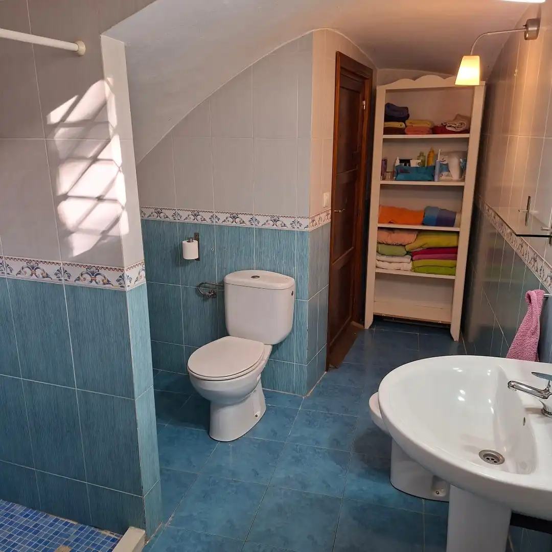 Flat for sale in Calle Marquesa de Zenete, 71, Ayora Bathroom of Flat for sale in Ayora with Heating, Terrace and Storage room