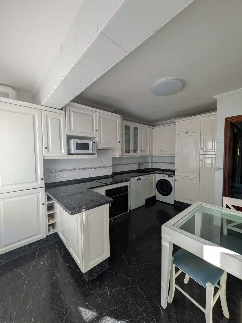 Piso en venta en Santo Domingo Kalea, 28, Balmaseda Cocina de Piso en venta en Balmaseda con Calefacción, Trastero y Amueblado