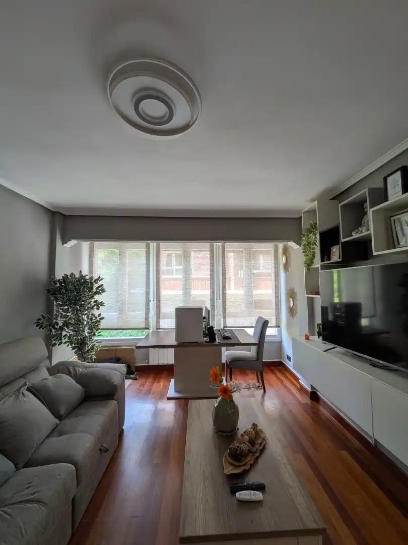 Piso en venta en Santo Domingo Kalea, 28, Balmaseda Sala de estar de Piso en venta en Balmaseda con Calefacción, Trastero y Amueblado