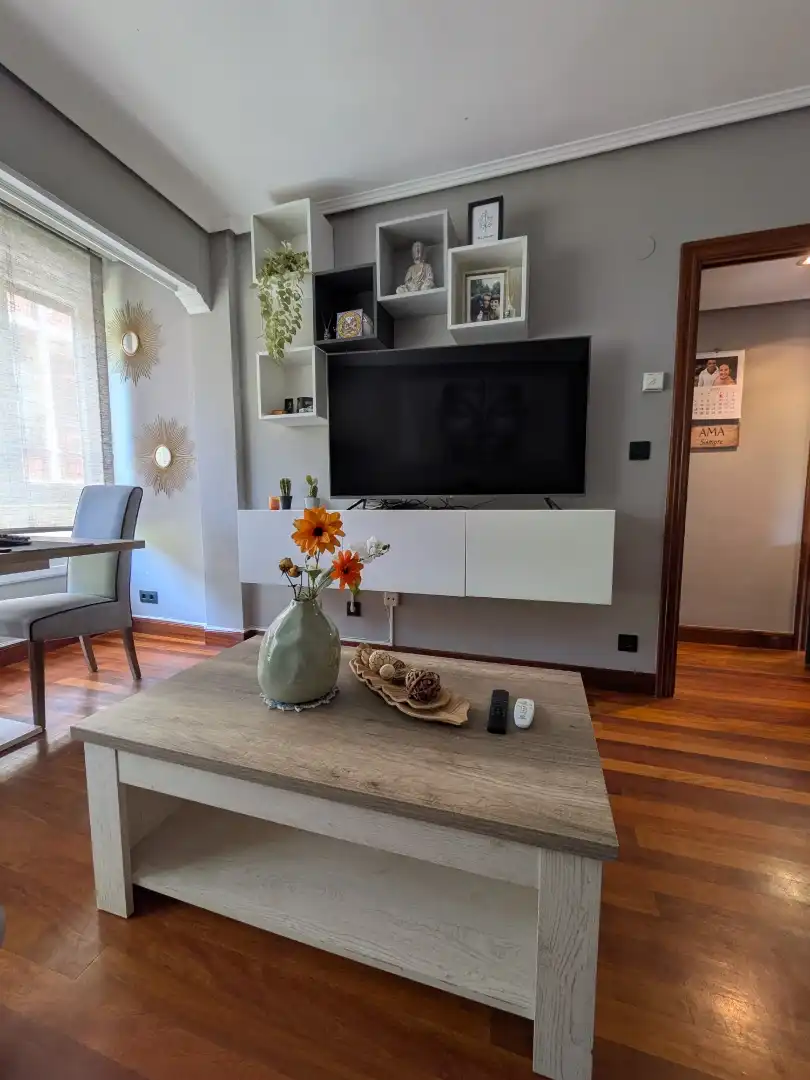 Piso en venta en Santo Domingo Kalea, 28, Balmaseda Sala de estar de Piso en venta en Balmaseda con Calefacción, Trastero y Amueblado