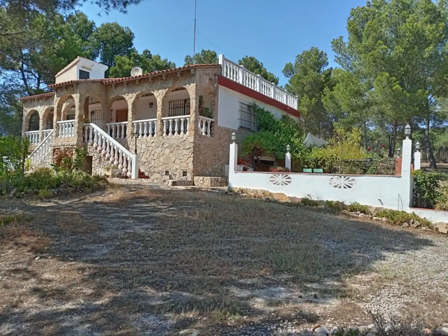 Casa o chalet en venta en Camino Andilla, 8, Andilla Vista exterior de Casa o chalet en venta en Andilla con Calefacción, Jardín privado y Terraza