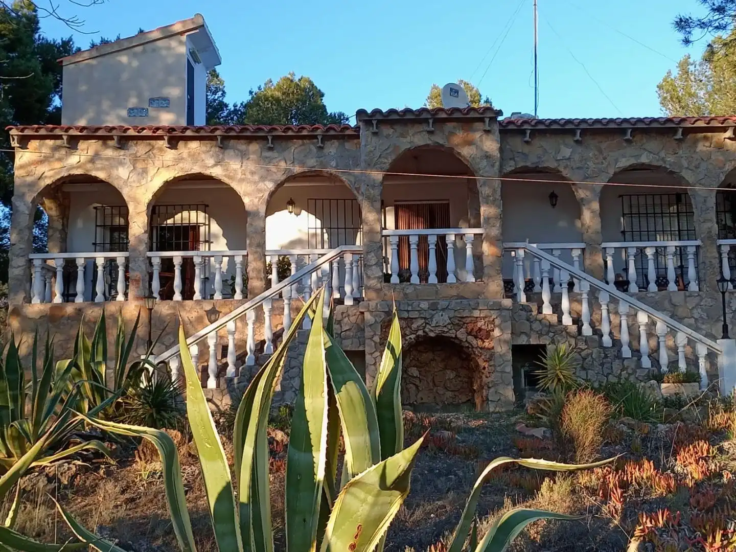 Casa o chalet en venta en Camino Andilla, 8, Andilla Vista exterior de Casa o chalet en venta en Andilla con Calefacción, Jardín privado y Terraza